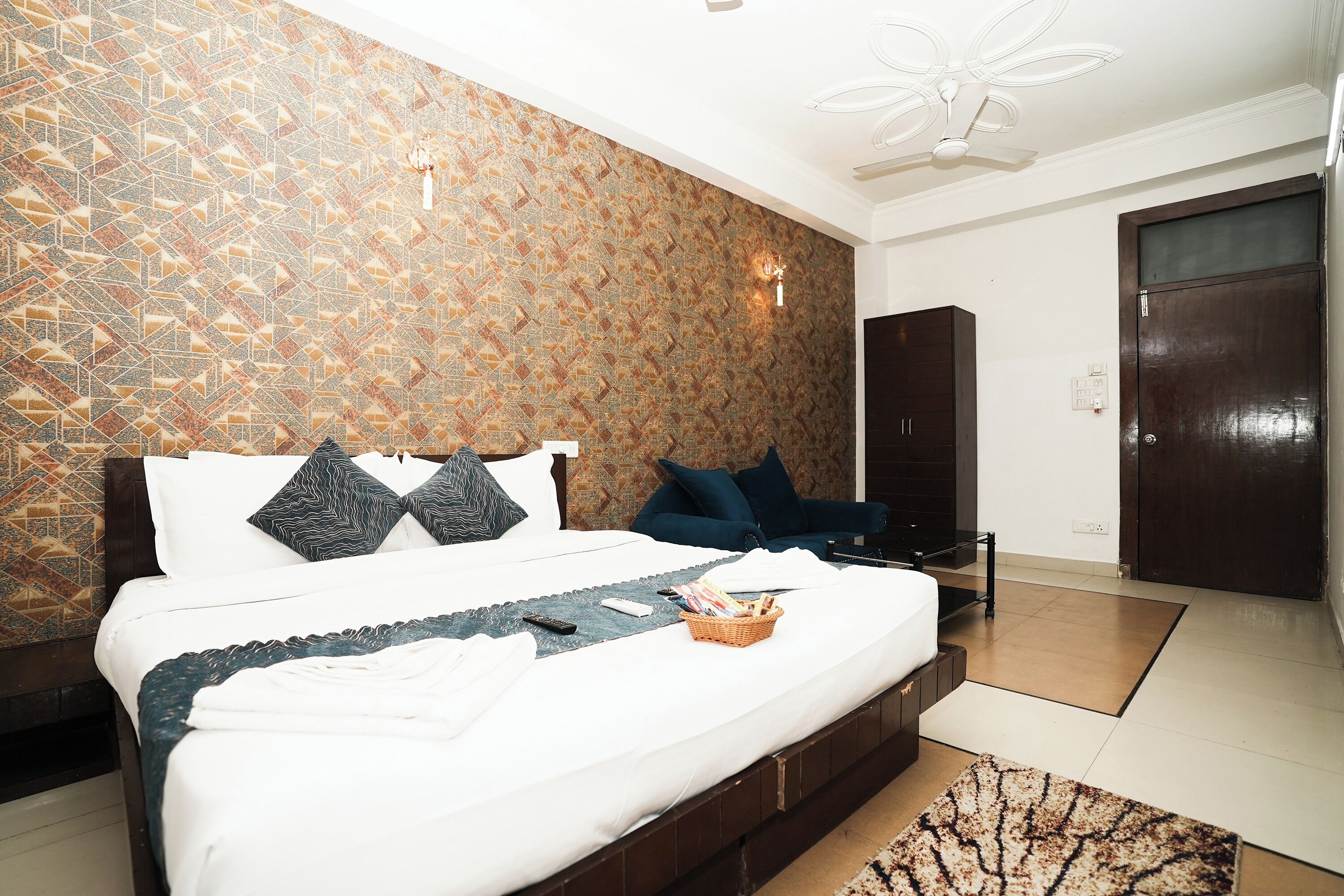 Photo - Hotel Om Paradise Near IGI Delhi Airport