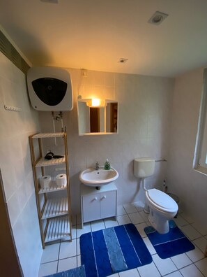 Unclassified image, 2 of 15, button