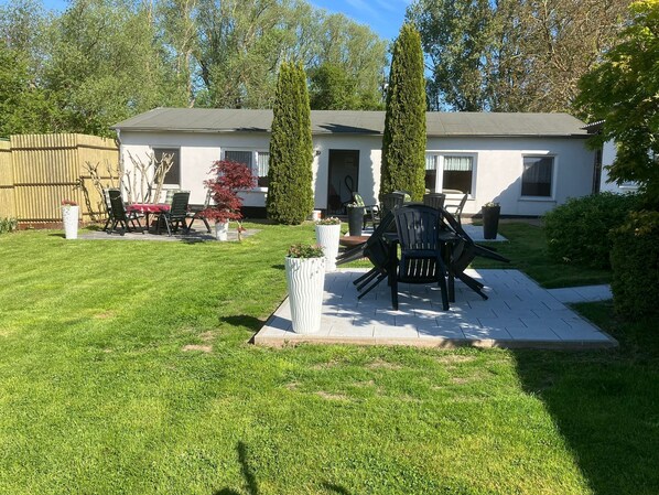 Outdoor dining - Holiday house No. 5 - Rügen-Fewo 102 (Sagard)