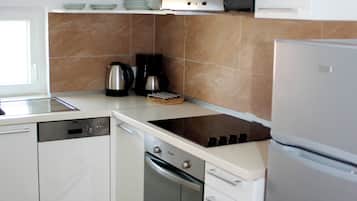 Geladeira, fogão, cooktop, lava-louças