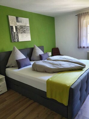 1 bedroom, WiFi, bed sheets