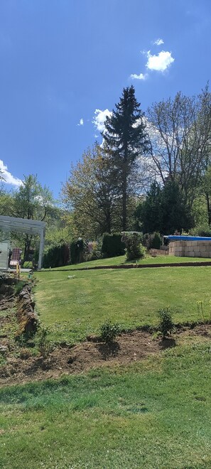 المنطقة المحيطة بالمنشأة