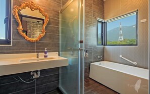 Familien-Vierbettzimmer | Badezimmer