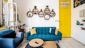 One bedroom Apartment with Balcony | Living area - 15 Ben Yehuda Studios (Tel Aviv)