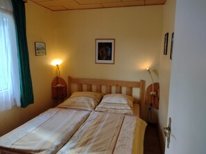 2 sovrum och sängkläder