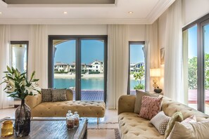 Sengetøy av topp kvalitet, skrivebord for bærbar PC og wi-fi (inkludert)