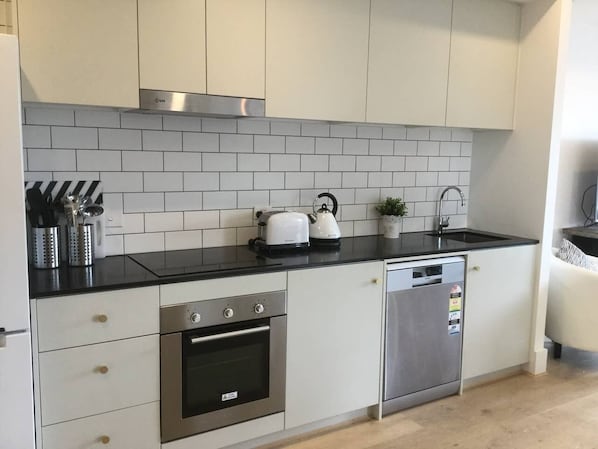 Fridge, microwave, oven, stovetop