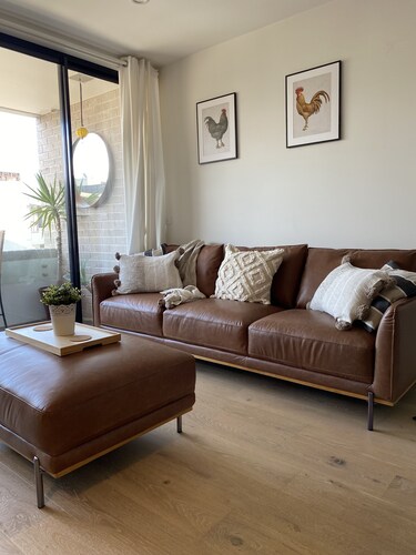 Self-contained one bedroom apartment - Kingston Foreshore on your doorstep