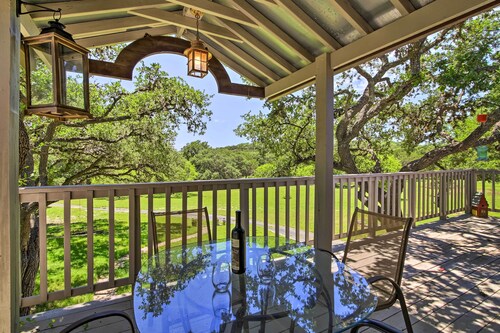 Countryside Cottage: 17 Mi to Downtown San Antonio