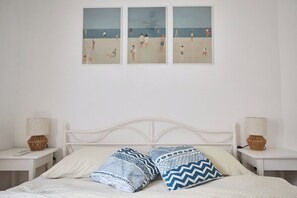 1 habitación, caja de seguridad en la habitación y escritorio 
