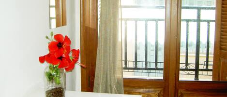 24-inch flat-screen TV with digital channels, TV, Netflix