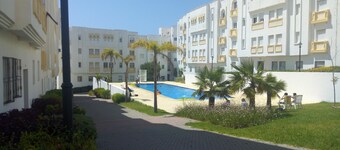 Chic appartment with swimming pool