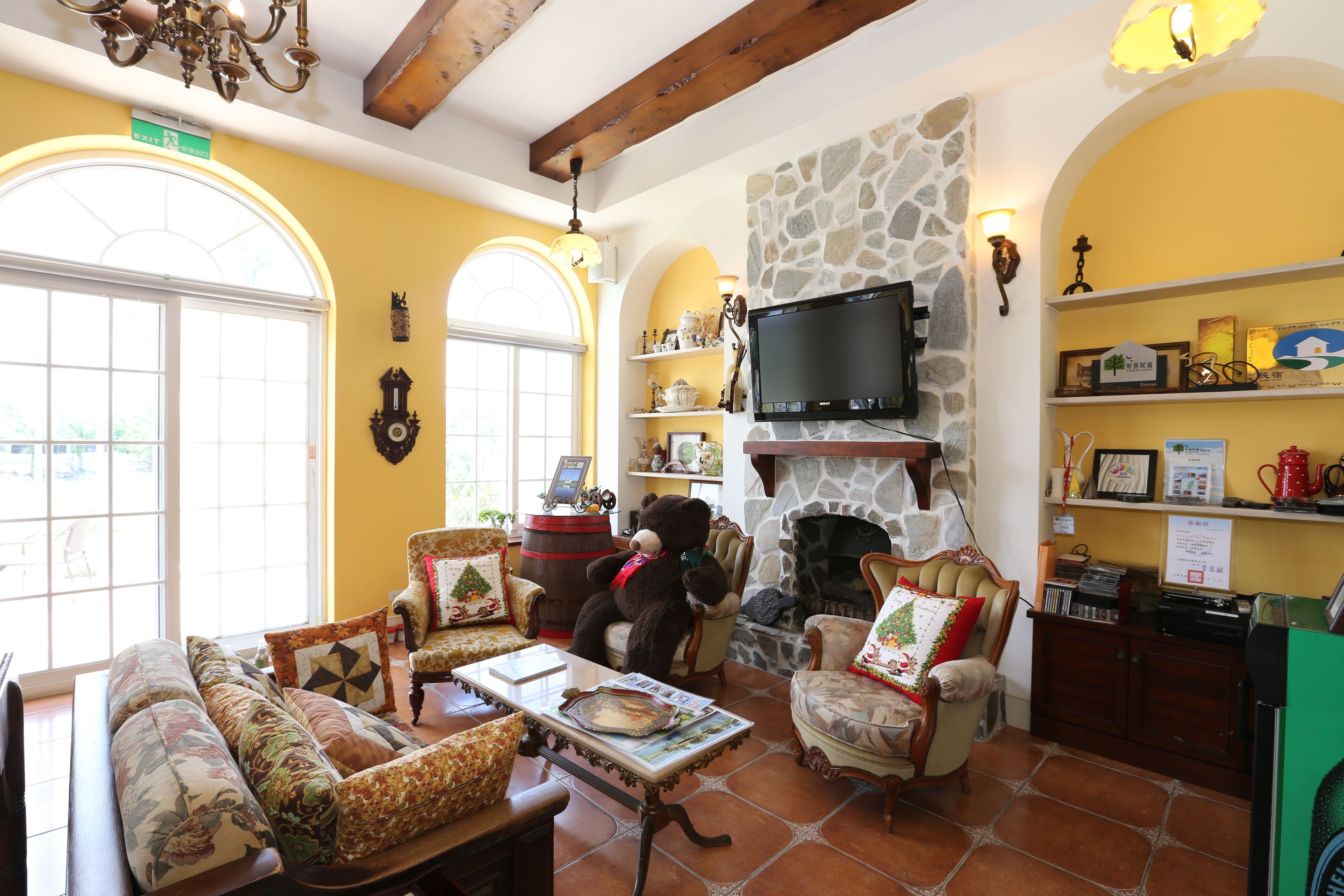 205 鷰尾花二人房 | 起居區 | LED 液晶電視