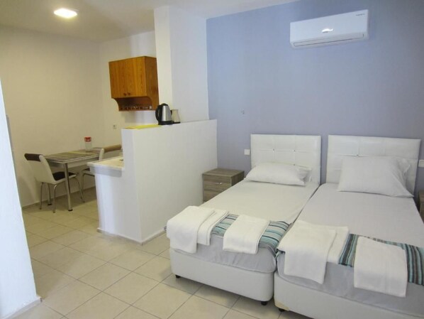 Double Room | Desk, blackout drapes, free WiFi, bed sheets - Ritim Apart Otel (Bodrum)