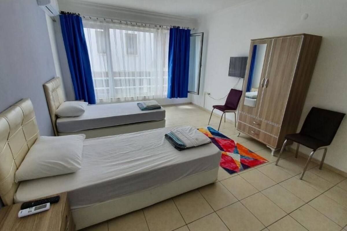 Deluxe kamer | Een bureau, verduisterende gordijnen, gratis wifi, beddengoed