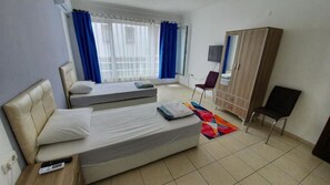 Desk, blackout drapes, free WiFi, bed sheets - Ritim Apart Otel (Bodrum)