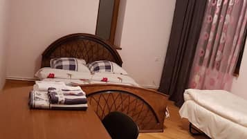 Basic Triple Room | Free WiFi