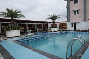 A rooftop pool - Hotel PVK Grand (Thindukkal)