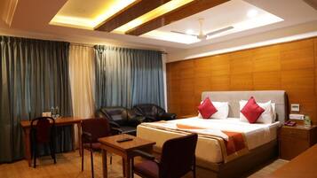 In-room safe, desk, laptop workspace, rollaway beds