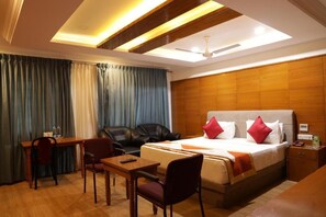 In-room safe, desk, laptop workspace, rollaway beds - Hotel PVK Grand (Thindukkal)