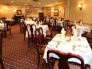 Dining - Hotel PVK Grand (Thindukkal)