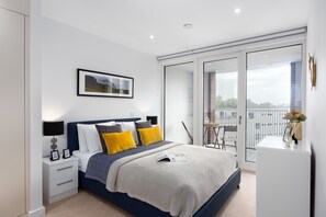 Deluxe Apartment, 2 Bedrooms | City view - Two Bedroom Serviced Apartment with Balcony in Weymouth Building, Deacon Street (London)