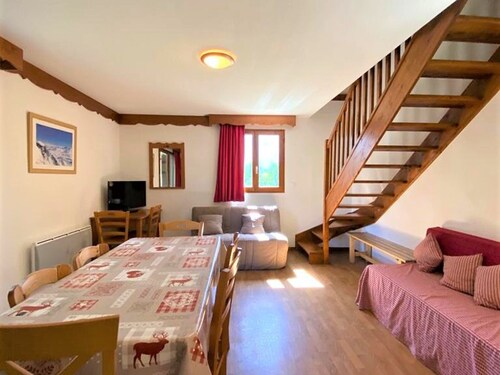 Cozy chalet for 8 with parking at La Joue du Loup