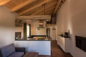 Unclassified image, 3 of 17, button