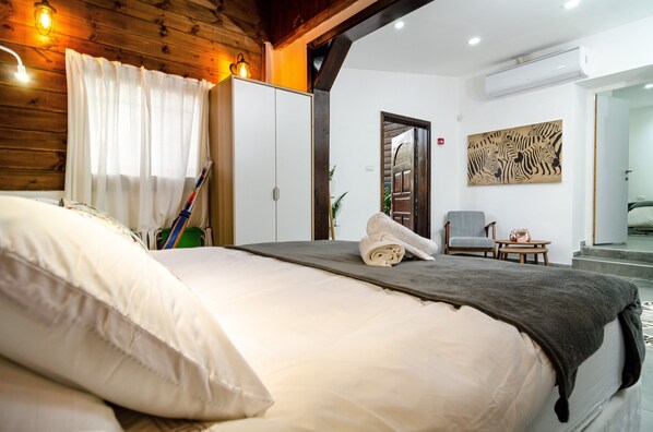 1 bedroom, iron/ironing board, travel cot, free WiFi