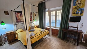 1 bedroom, in-room safe, desk, iron/ironing board