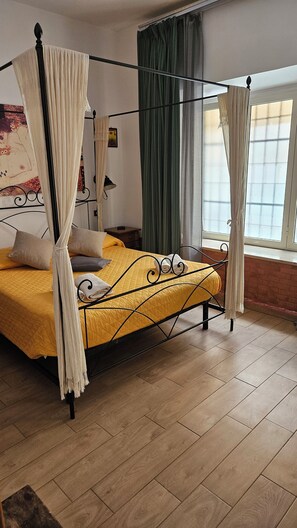 1 bedroom, in-room safe, desk, iron/ironing board