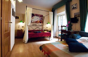 1 chambre, coffres-forts dans les chambres, bureau