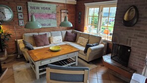 Smart TV, fireplace, DVD player, table tennis