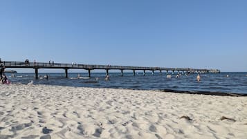 Una spiaggia nelle vicinanze