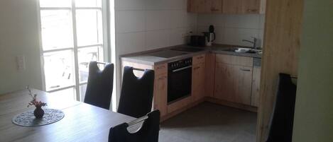 Réfrigérateur, four, congélateur