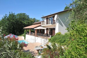 Exterior - Villa il Nido 8 Pax, Charming villa with pool A/C, Wi-Fi, BBQ, near 5 Terre (Amola, Licciana Nardi)