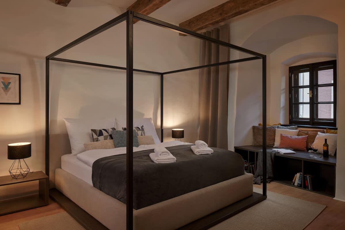 Superior Double Room, 1 Bedroom, Ground Floor | Blackout curtains, free WiFi, bed sheets