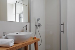 Ducha, cabezal de ducha tipo lluvia, artículos de tocador gratuitos