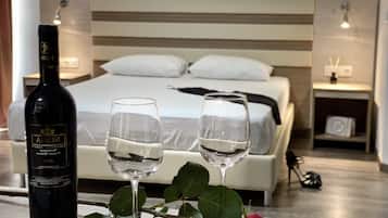 1 bedroom, hypo-allergenic bedding, pillow-top beds, in-room safe