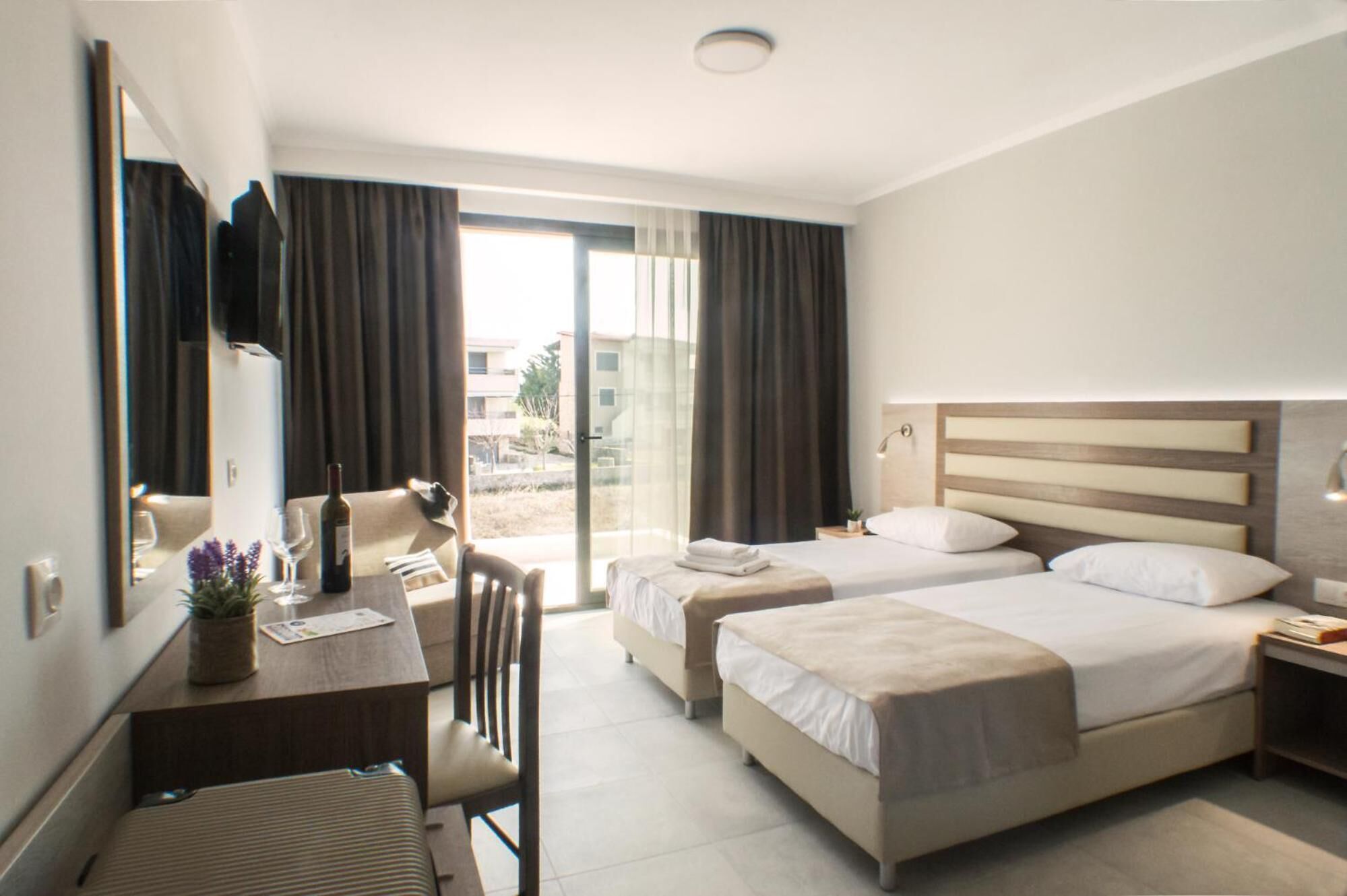 1 habitación, ropa de cama hipoalergénica y colchones con pillow-top 