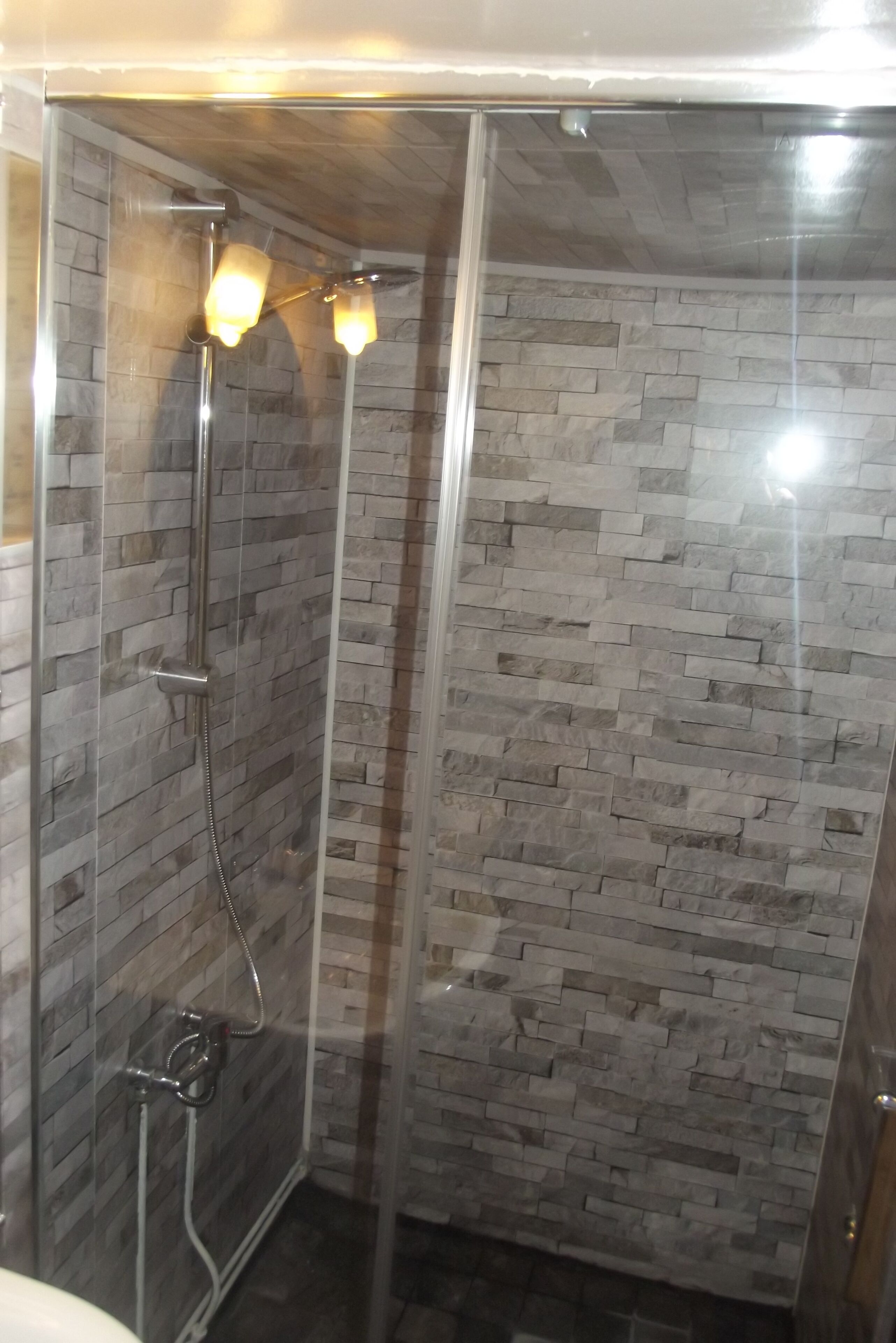 House | Bathroom | Shower, towels