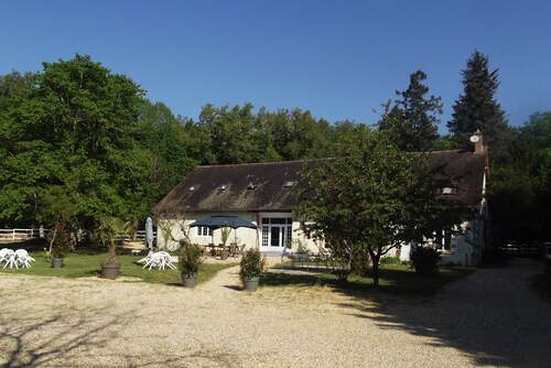 Le Domaine de Jaugy - Hostel