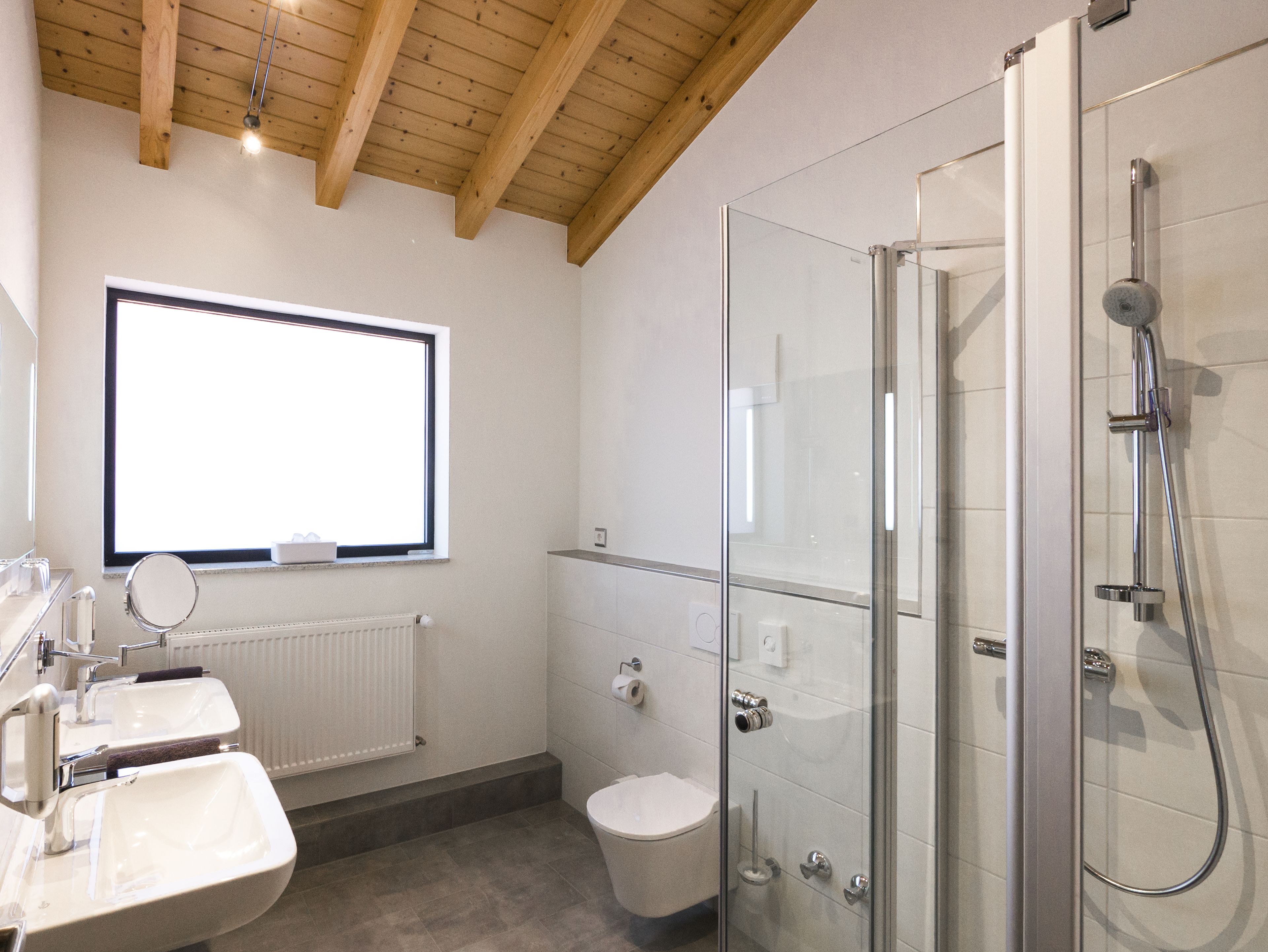 junior suite, 2 bedrooms | bathroom | free toiletries, hair dryer, towels, soap