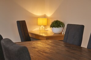 2 bedrooms, iron/ironing board, free WiFi, bed sheets - Golf Course Retreat with Pool At Barwon Heads (Connewarre)