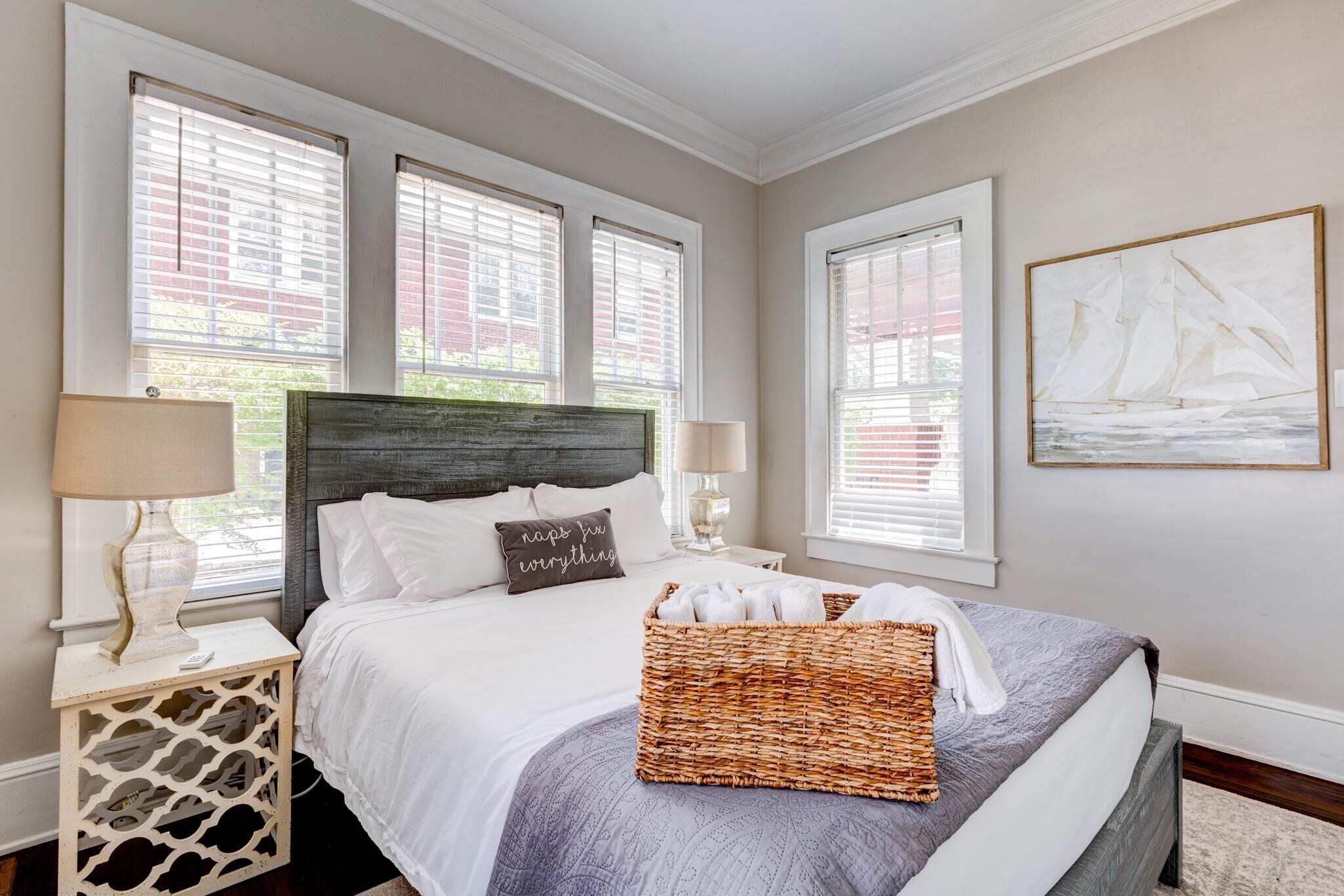 4 bedrooms, desk, iron/ironing board, WiFi