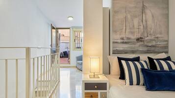 2 slaapkamers, een strijkplank/strijkijzer, reisbedje, gratis wifi