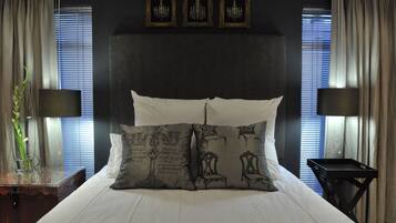 Standard Double Room (Queen) | Individually decorated, individually furnished, desk, laptop workspace