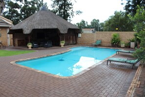 2 outdoor pools