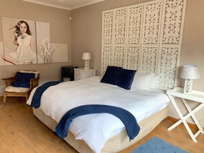 Standard Twin Room | Individually decorated, individually furnished, desk, laptop workspace - House and Heart Guest House (Vanderbijlpark)