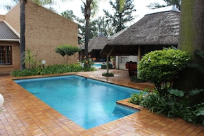2 outdoor pools